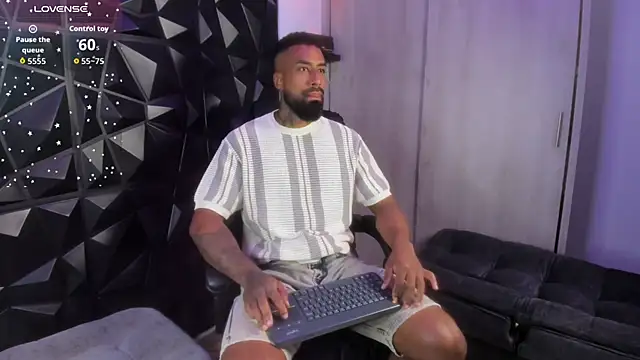 Snapshot of OstinDaniels chatting on September 12, 10:10 pm OstinDaniels online show from September 12, 10:10 pm