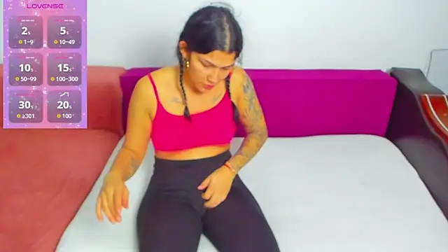 MiaKiittyy online show from October 8, 4:37 pm