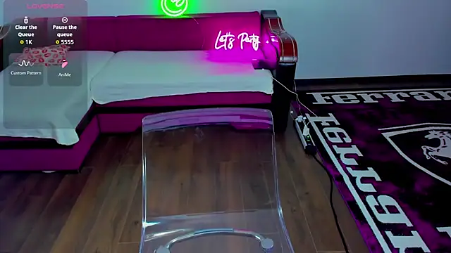 MiaKiittyy online show from November 24, 1:05 am