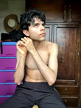 Axel-Mejia online show from October 28, 12:52 pm