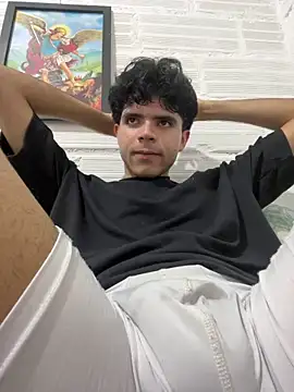 Axel-Mejia online show from November 14, 2:32 am