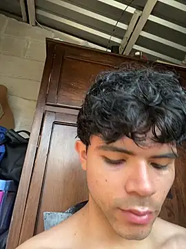 Axel-Mejia online show from December 3, 8:40 pm