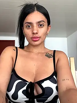 Snapshot of AnaaFaith_ chatting on November 9, 4:05 pm AnaaFaith online show from November 9, 4:05 pm