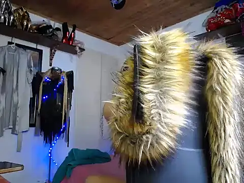 sashastarfire online show from November 13, 6:18 pm