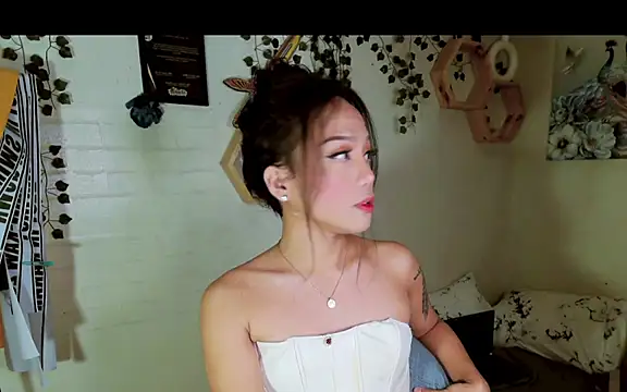 YourNikkieXxx online show from September 16, 2:07 pm