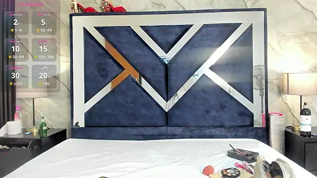 VioletRose as online show from October 7, 3:31 pm