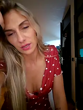 Snapshot of Melody1600 chatting on September 15, 7:58 pm Melody1600 online show from September 15, 7:58 pm