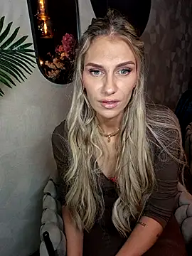 Snapshot of Melody1600 chatting on October 4, 7:12 pm Melody1600 online show from October 4, 7:12 pm