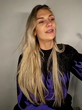 Snapshot of Melody1600 chatting on October 19, 6:52 pm Melody1600 online show from October 19, 6:52 pm