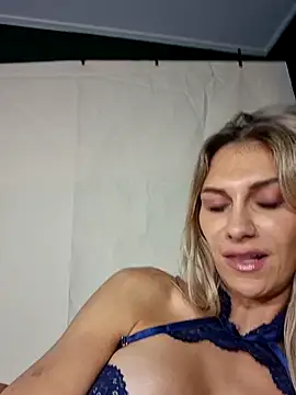 Snapshot of Melody1600 chatting on October 23, 1:21 pm Melody1600 online show from October 23, 1:21 pm