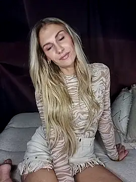 Snapshot of Melody1600 chatting on November 13, 9:03 pm Melody1600 online show from November 13, 9:03 pm