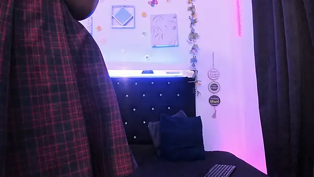 Snapshot of AkariRosetti chatting on September 17, 3:35 pm AkariRosetti online show from September 17, 3:35 pm