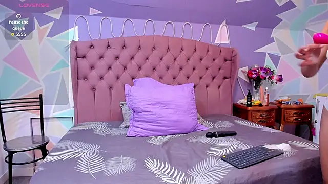 ZaharaSkylar online show from September 16, 11:44 am