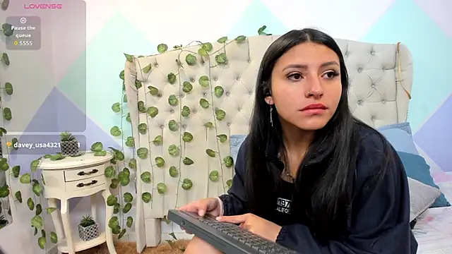 ZaharaSkylar online show from October 27, 11:36 am