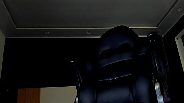 Damartinez27 online show from November 26, 4:30 pm