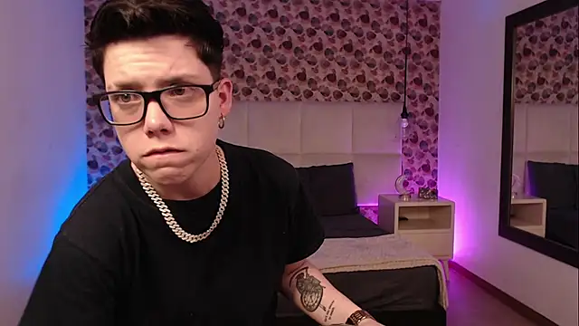 SpencerMontgomery online show from September 27, 8:14 pm