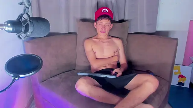 Snapshot of elfernh chatting on September 26, 4:49 am elfernh online show from September 26, 4:49 am