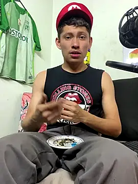 Snapshot of elfernh chatting on September 29, 5:29 pm elfernh online show from September 29, 5:29 pm