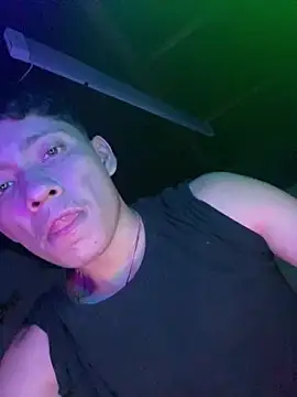 Snapshot of elfernh chatting on October 6, 6:00 am elfernh online show from October 6, 6:00 am