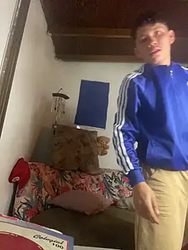 Snapshot of elfernh chatting on October 9, 10:02 am elfernh online show from October 9, 10:02 am