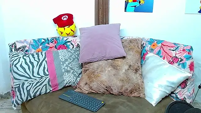 Snapshot of elfernh chatting on October 18, 5:43 am elfernh online show from October 18, 5:43 am