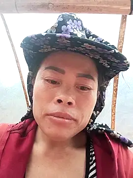 Snapshot of CoMay003 chatting on September 25, 1:53 am CoMay003 online show from September 25, 1:53 am