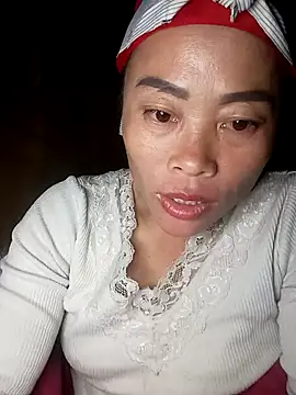 Snapshot of CoMay003 chatting on November 2, 1:57 pm CoMay003 online show from November 2, 1:57 pm