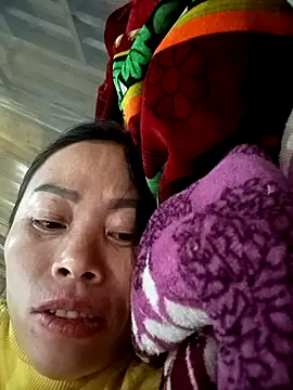 Snapshot of CoMay003 chatting on November 22, 10:58 am CoMay003 online show from November 22, 10:58 am