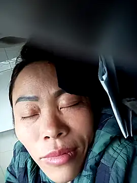 Snapshot of CoMay003 chatting on November 27, 7:10 am CoMay003 online show from November 27, 7:10 am