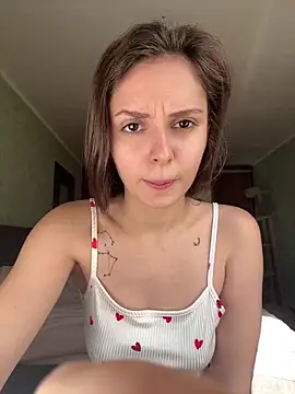 aurora pink  online show from October 20, 10:05 am