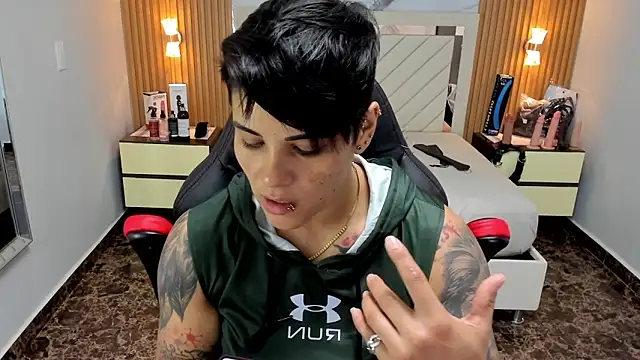 KAROLLJONES1 online show from September 11, 7:58 pm