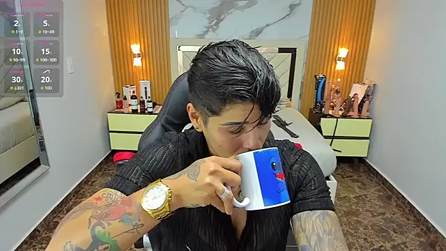 KAROLLJONES1 online show from October 18, 7:36 pm