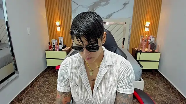 KAROLLJONES1 online show from November 20, 7:13 pm