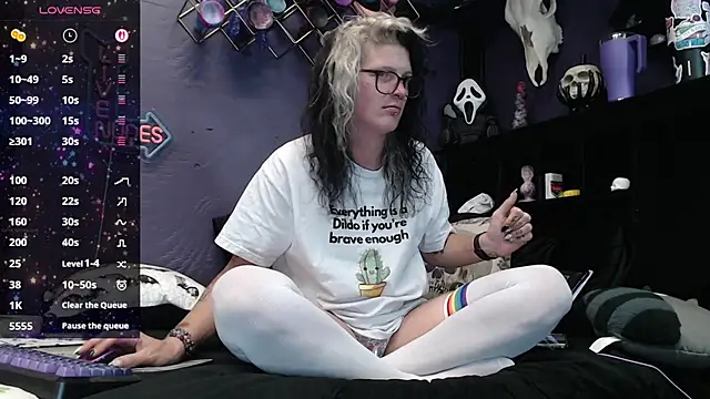 oddywithabody online show from November 10, 4:55 am