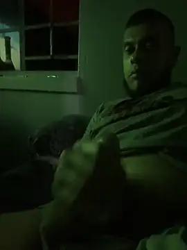 Snapshot of Smallboybigworld chatting on December 15, 10:14 pm Smallboybigworld online show from December 15, 10:14 pm