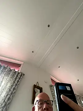 Snapshot of philefc chatting on October 3, 10:01 am philefc online show from October 3, 10:01 am