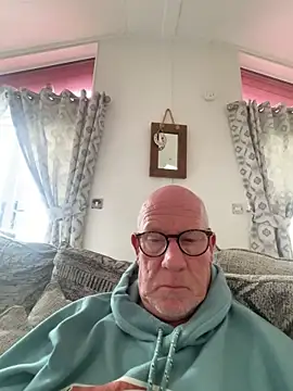 Snapshot of philefc chatting on October 17, 12:08 pm philefc online show from October 17, 12:08 pm