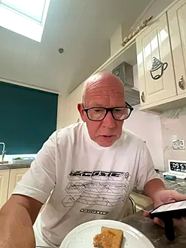 Snapshot of philefc chatting on November 4, 8:57 am philefc online show from November 4, 8:57 am