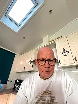 Snapshot of philefc chatting on November 17, 10:21 am philefc online show from November 17, 10:21 am