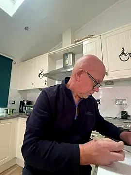 Snapshot of philefc chatting on December 4, 10:24 am philefc online show from December 4, 10:24 am