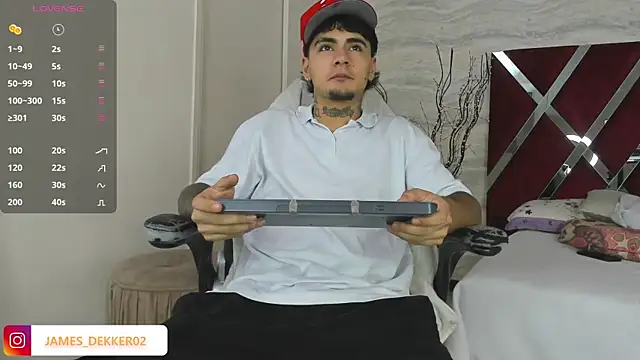 JamesDeker online show from September 26, 8:13 pm