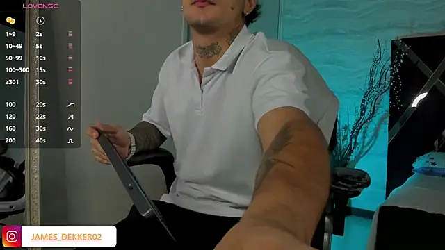 JamesDeker online show from October 9, 8:18 pm