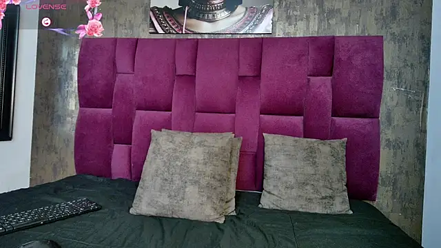 Snapshot of sophiasweet__1 chatting on October 7, 12:24 pm sophiasweet 1 online show from October 7, 12:24 pm