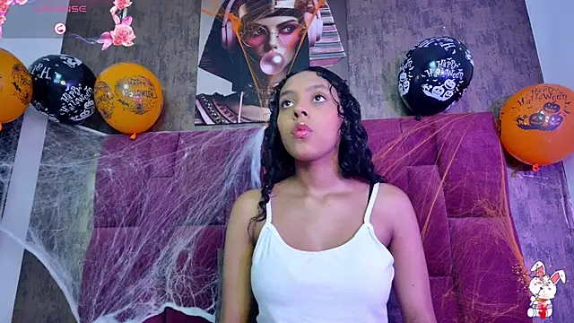 Snapshot of sophiasweet__1 chatting on October 24, 12:34 pm sophiasweet 1 online show from October 24, 12:34 pm