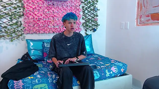 iam lukas   online show from September 9, 3:17 am