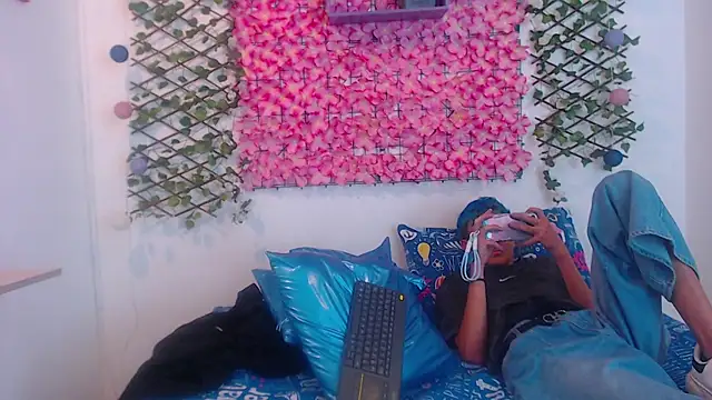 iam lukas   online show from September 13, 4:12 am