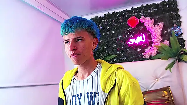 iam lukas   online show from October 9, 3:15 am