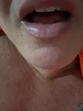 MaluLemos online show from October 4, 2:20 am