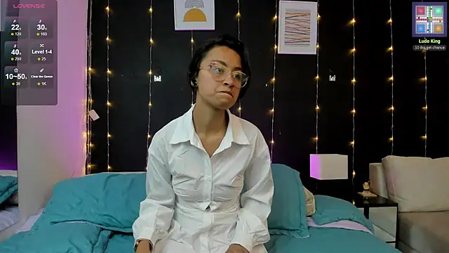 bravepetunia online show from September 13, 12:16 pm