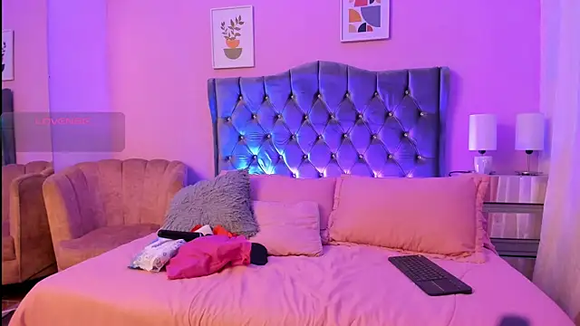 bravepetunia online show from September 18, 12:18 pm